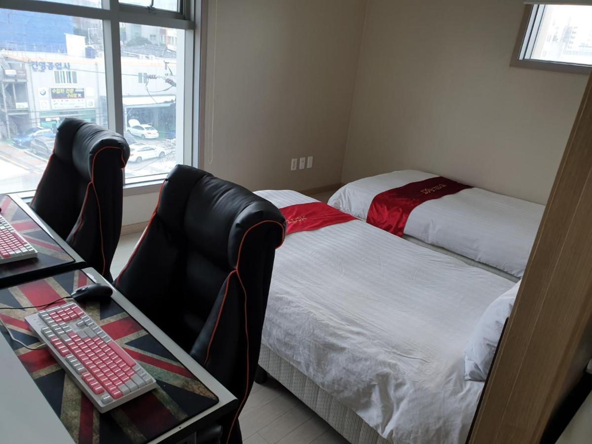 R&T Hotel Jeju Esterno foto