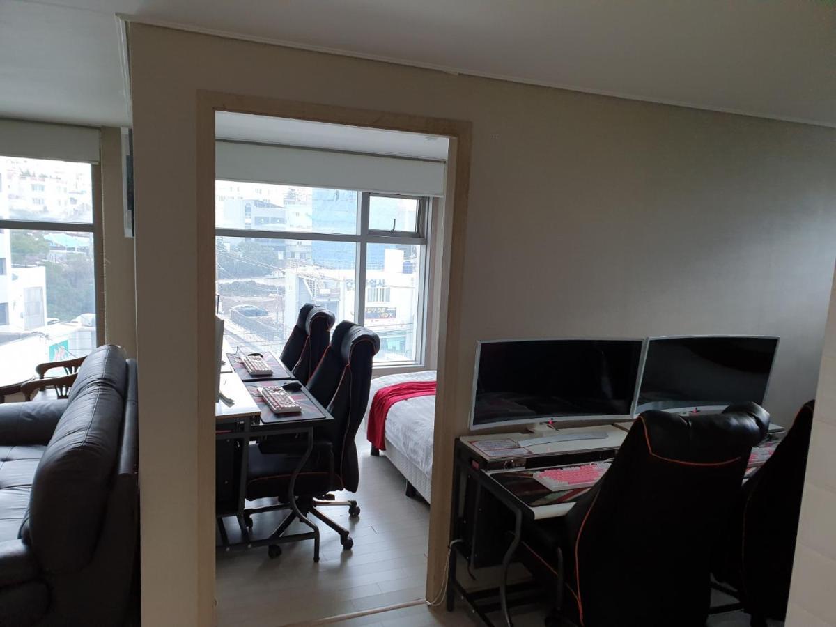 R&T Hotel Jeju Esterno foto
