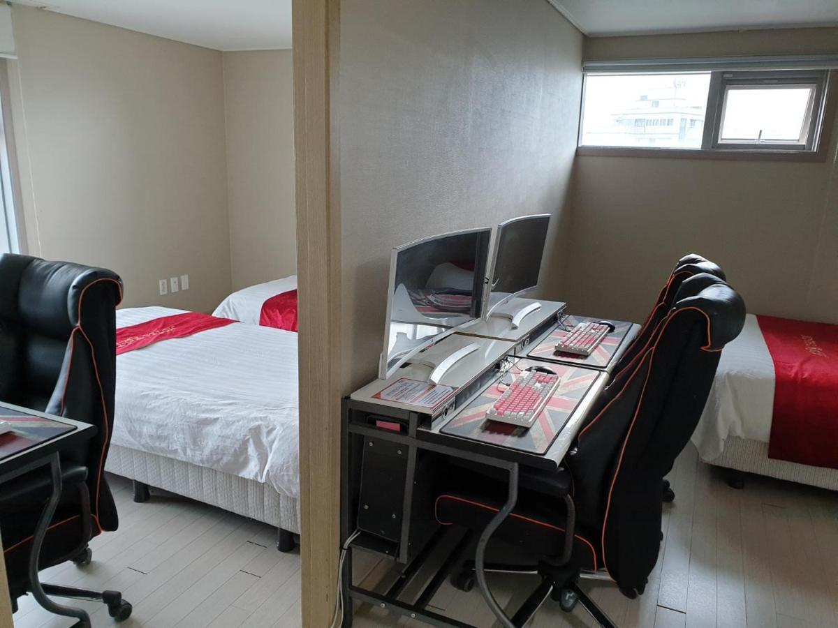 R&T Hotel Jeju Esterno foto