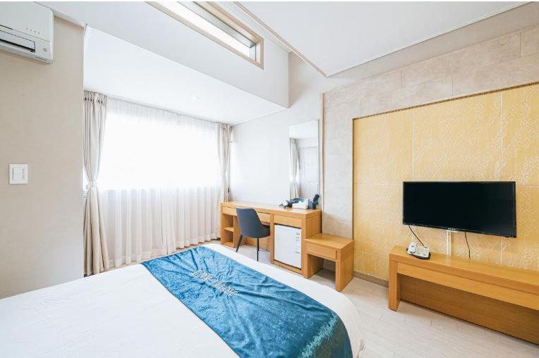 R&T Hotel Jeju Esterno foto