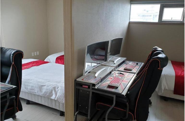 R&T Hotel Jeju Esterno foto