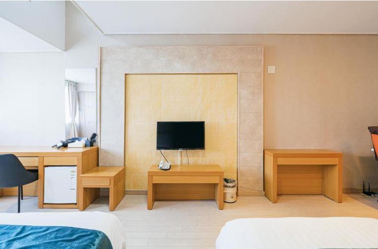 R&T Hotel Jeju Esterno foto