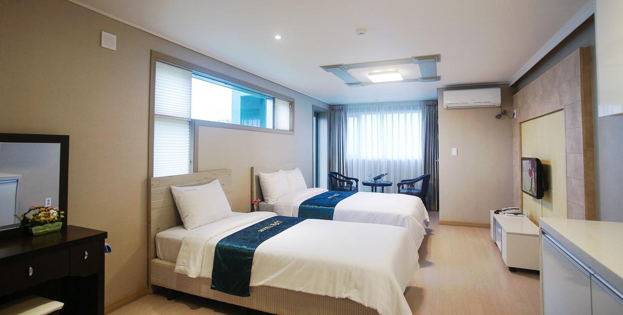 R&T Hotel Jeju Esterno foto