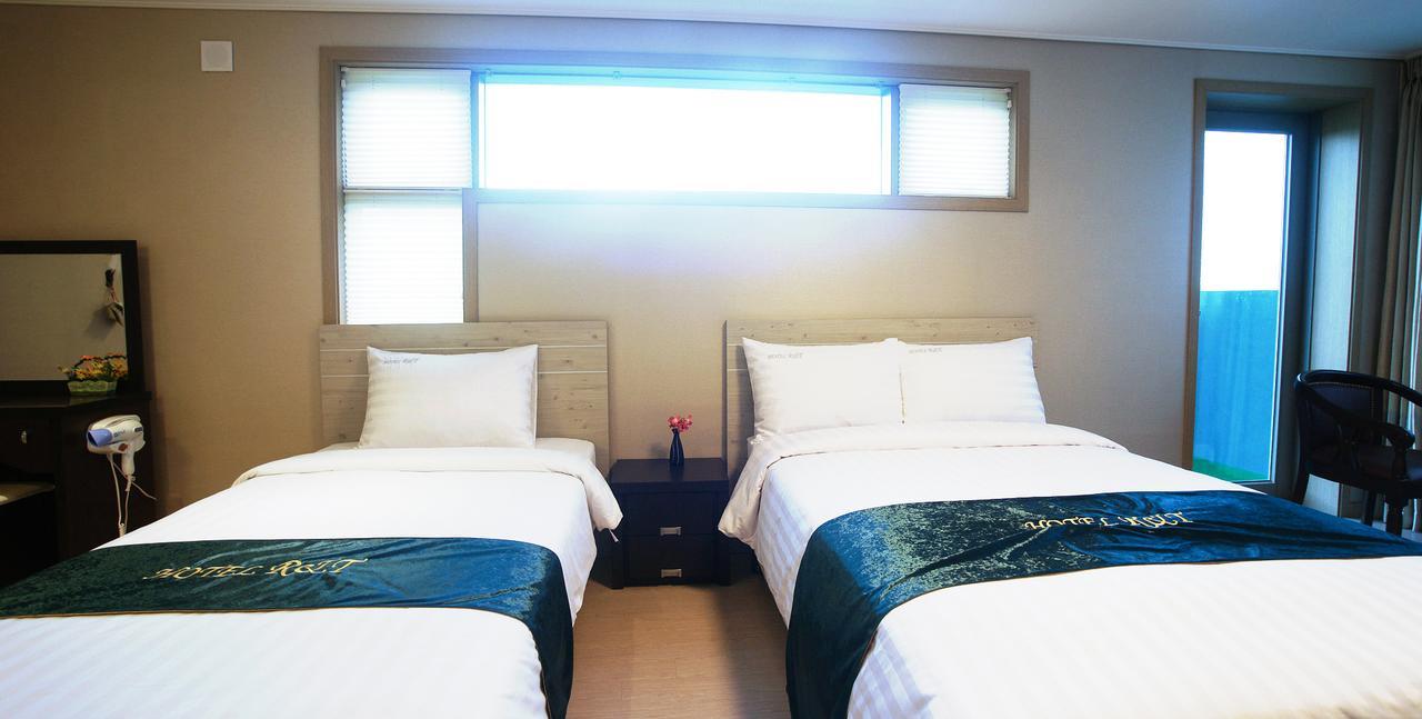 R&T Hotel Jeju Esterno foto